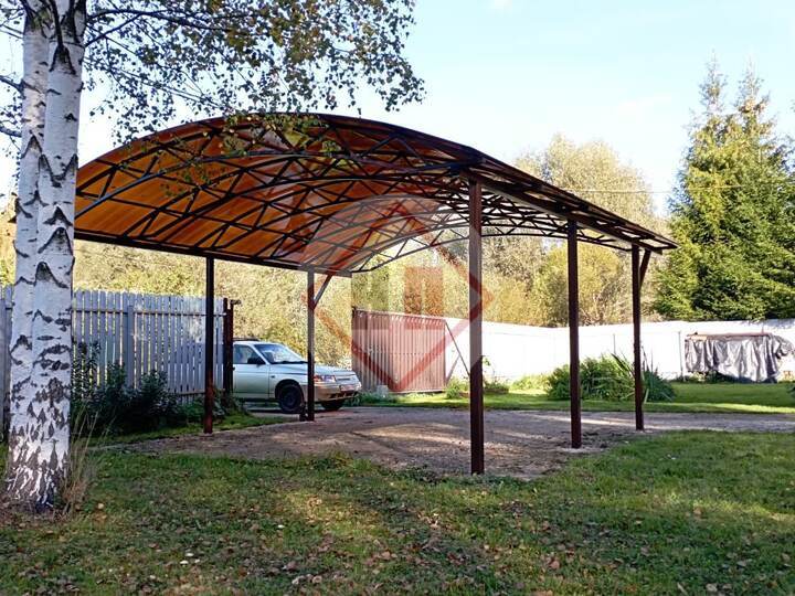 отдельно стоящий навес для загородного дома