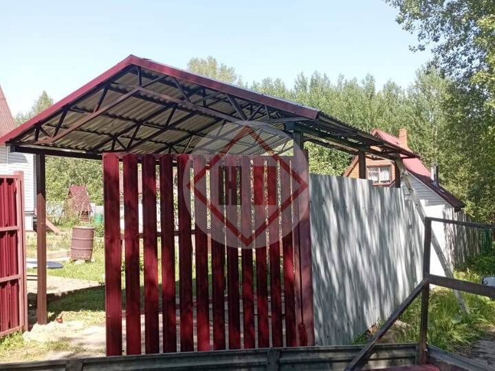 недорогой навес для дачи с кровлей из профлиста