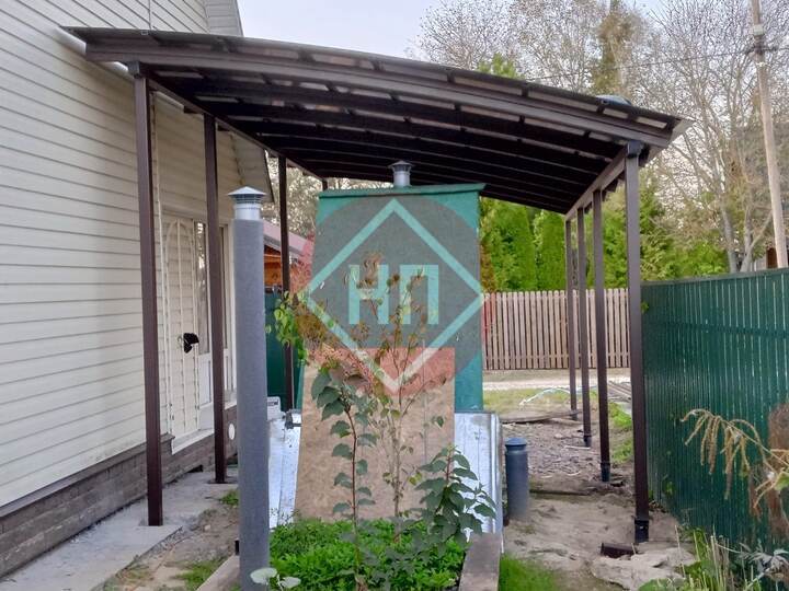 небольшой навес из поликарбоната сотового
