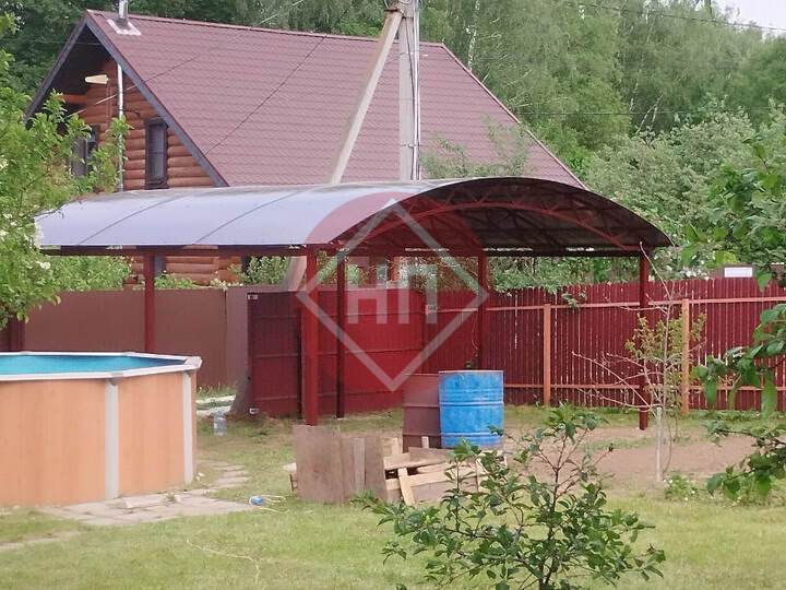 навес из поликарбоната сотового с арочными фермами